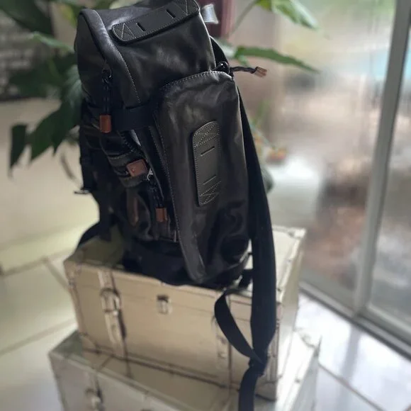 Authentic Coach Ridge Backpack - Picture 4 of 7